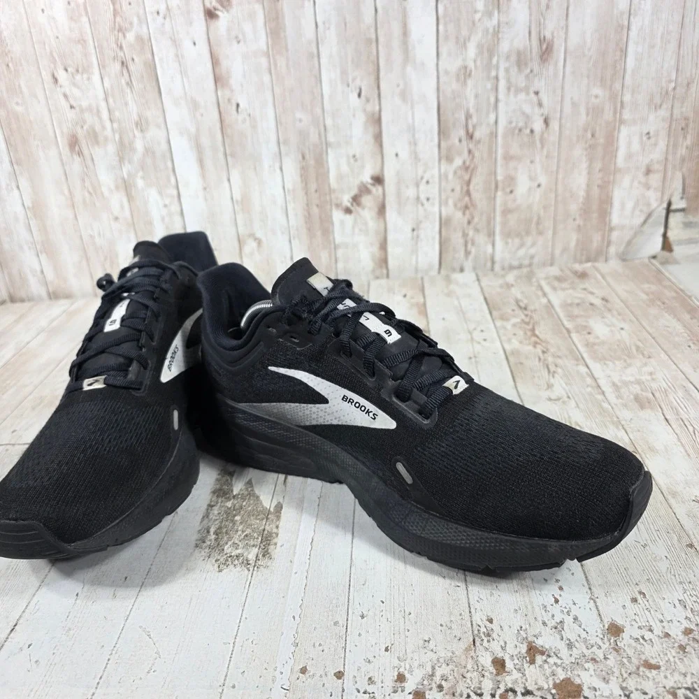 Brooks Launch 9 Mens Running Shoes Black White 1103861D048 Size 11.5 D